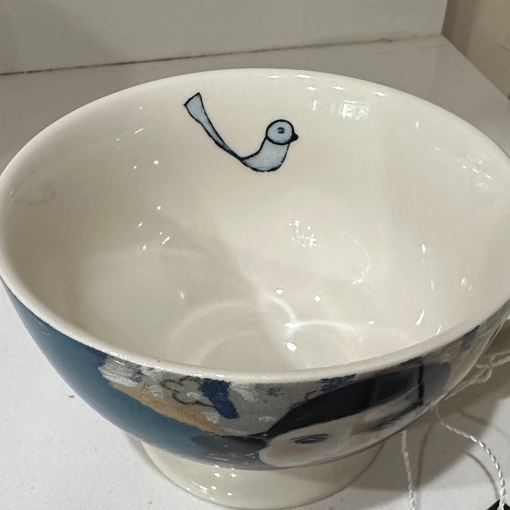 Kelly Roe Robert’s, Artistic Ceramic Teacup and Saucer Set - Picture 4 of 5